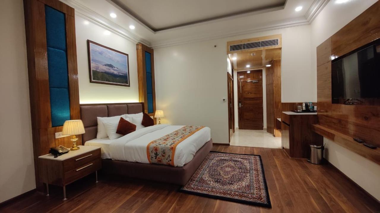 Hotel Woodpark ชิมลา ภายนอก รูปภาพ