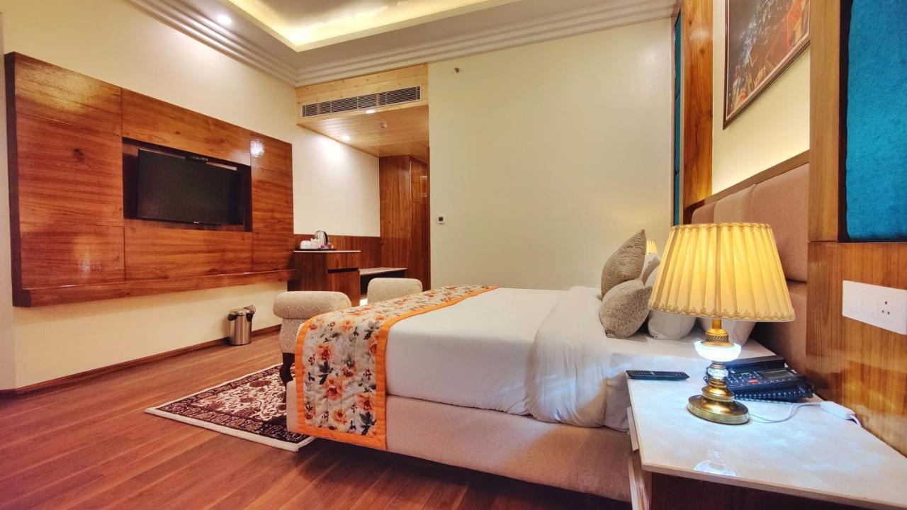 Hotel Woodpark ชิมลา ภายนอก รูปภาพ
